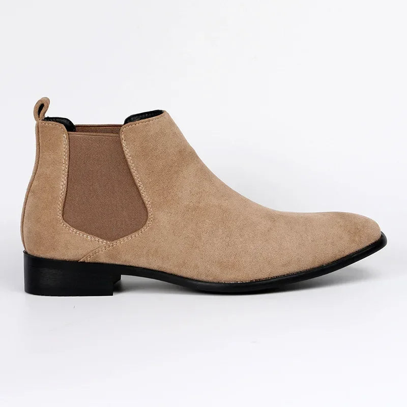 Elastic side panels chelsea boots for men