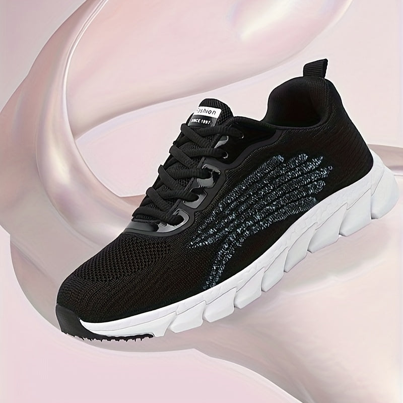 Lace up low-top running shoes for women