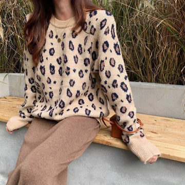 Women’s Sweater – Wool Knit – Oversized Fit – Crew Neck – Leopard Print Ribbed Hem